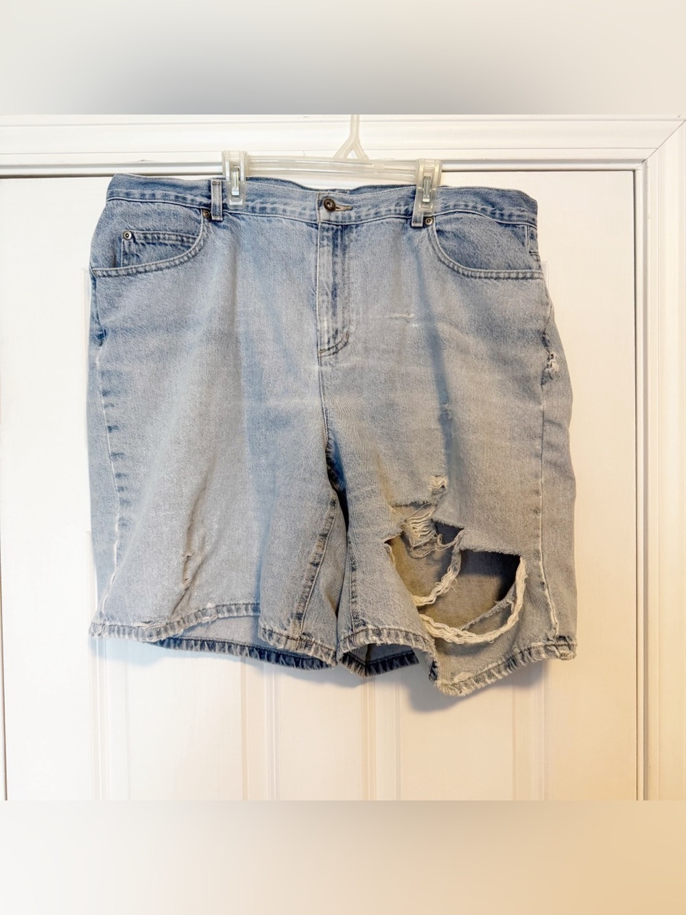 Liz Claiborne vintage 90s have to have classic fit Bermuda mom Jort/short.